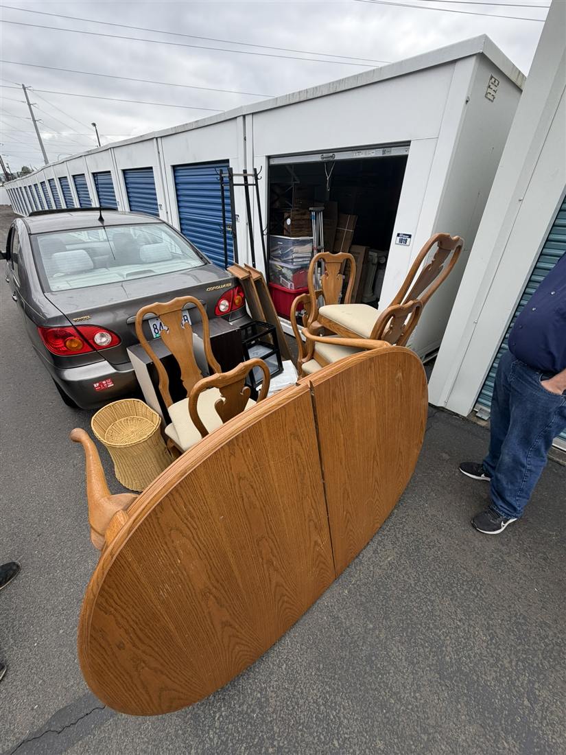 Storage unit cleanout in progress in Tigard, Oregon